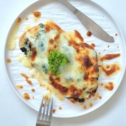 ขนมปังผักโขมอบชีส