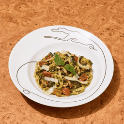 เฟตตูชินี่ผัดผักย่าง