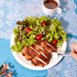 สลัดไก่ย่าง