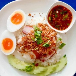 หมูกรอบไข่ต้มน้ำจิ้มแจ่ว