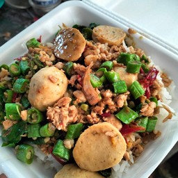 กะเพราลูกชิ้นหมู+หมูสับ