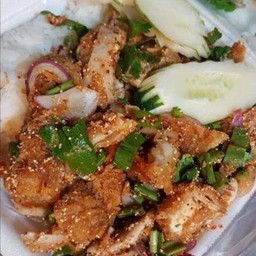 ข้าวยำไก่แซ่บ  แยกน้ำยำ!!