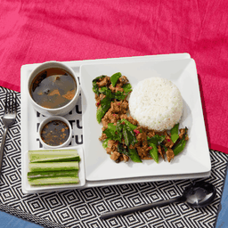 ข้าวผัดกะเพราก้านเห็ด (V)