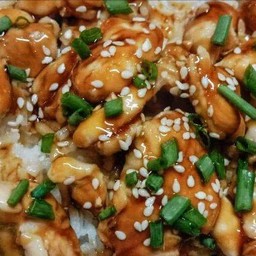 ข้าวไก่ผัดซอสเทริยากิ