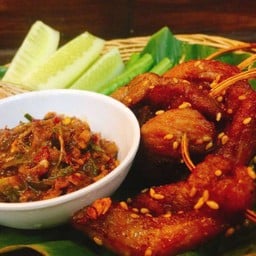 ชุดหมูปลาร้า