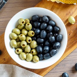 Olives (green or black)