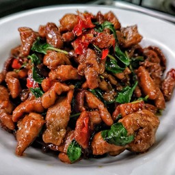 กะเพราเนื้อเค็ม (กับข้าว)