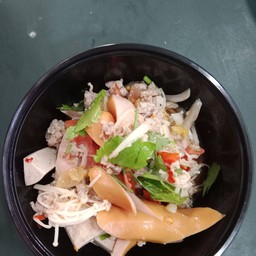 ยำเห็ดเข็มทอง-หมูสับ-ไส้กรอก