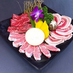 소갈비살  항정살 삼겹살  ㅣ 牛ナカバラ 豚トロ焼き サムギョプサル ㅣ 烤牛牛腩 烤猪肩肉 烤五花肉