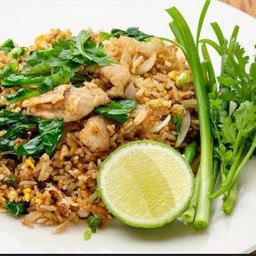 ข้าวผัดหมูชิ้น