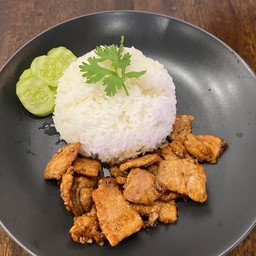 ข้าวหมูกระเทียม