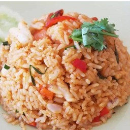 ข้าวผัดต้มยำหมู