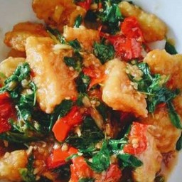 ข้าวกระเพราปลาดอลลี่