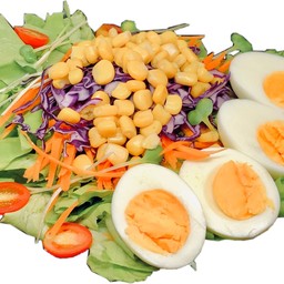 สลัดผักรวมไข่ต้ม