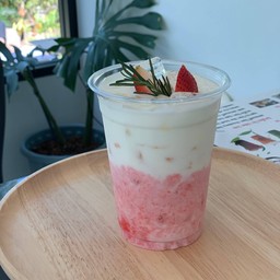 นมสดสตอเบอรี่