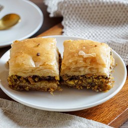 Square Baklawa Walnut 2 pcs.