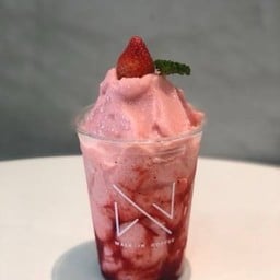 สตอเบอร์รี่ สมูทตี้