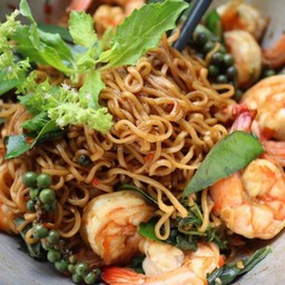 มาม่าผัดขี้เมากุ้ง