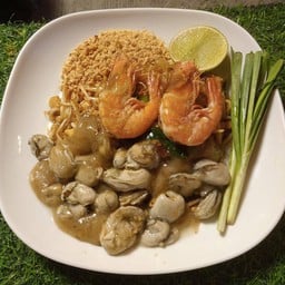 ผัดไทยกุ้ง+หอยนางรม