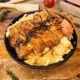 ข้าวหน้าหมูทอดซอสญี่ปุ่น