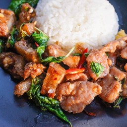 ข้าวกะเพราเนื้อเค็ม