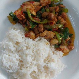 ข้าวกระเพราไก่