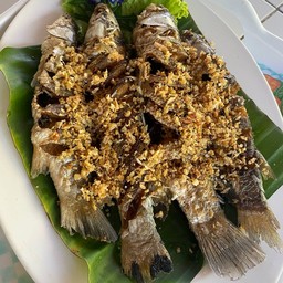 แลากระบอกทอดกะเทียม