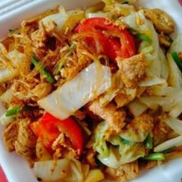 ผัดวุ้นเส้นหมูราดข้าว