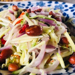 ยำมะม่วงเปรี้ยว