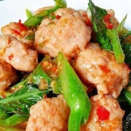 ข้าวคะน้าหมูเด้ง