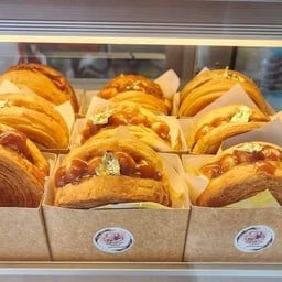 Timbering 304 (ขนมทิมเบอริง) ร้าน ทรีฟอเรส (แยกพระพรม304)