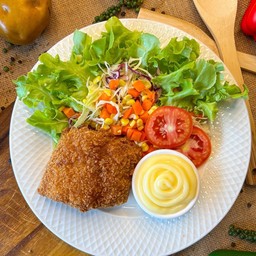 สลัดไก่ทอด