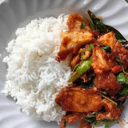 ข้าวพริกแกงหมูกรอบ