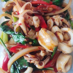 หมึกผัดพริกเผา