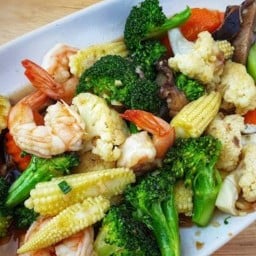 ร้าน หรอยคาด อาหารตามสั่ง ผลไม้สดปั่น