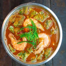 แกงส้มชะอมกุ้ง