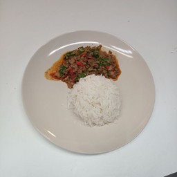 กระเพราหมูสับซื้อ 2 แถมไข่ดาว 1