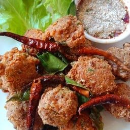ลาบหมูทอด