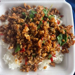 กระเพราหมูสับ