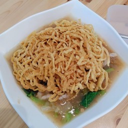 บะหมี่กรอบ ราดหน้าหมู