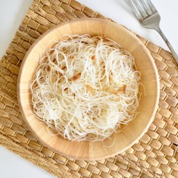 เส้นหมี่กระเทียมเจียว (ลวก)