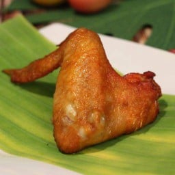 ปีกไก่ทอดน้ำปลา 1 ปีก