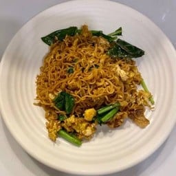 Stir-Fried Instant Noodles With Soy Sauce