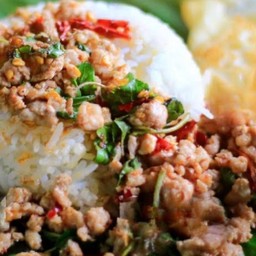 กระเพราหมูสับ