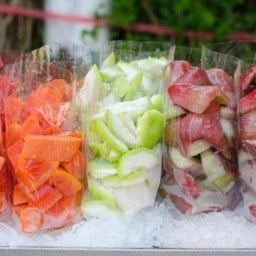 ผลไม้สด ผลไม้ดอง บุษรา