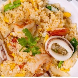 ข้าวผัดทะเล