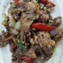 เนื้อผัดพริกไทดำ