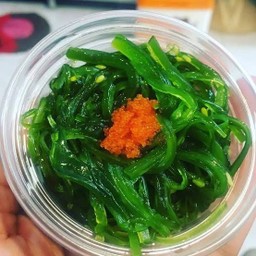 ยำสาหร่ายไข่กุ้ง Seaweed salad