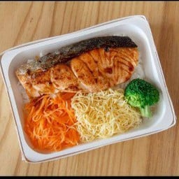 ข้าวหน้าแซลมอนเทอริยากิ