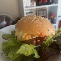 Mader Burger’s (มาเด้อ เบอร์เกอร์)